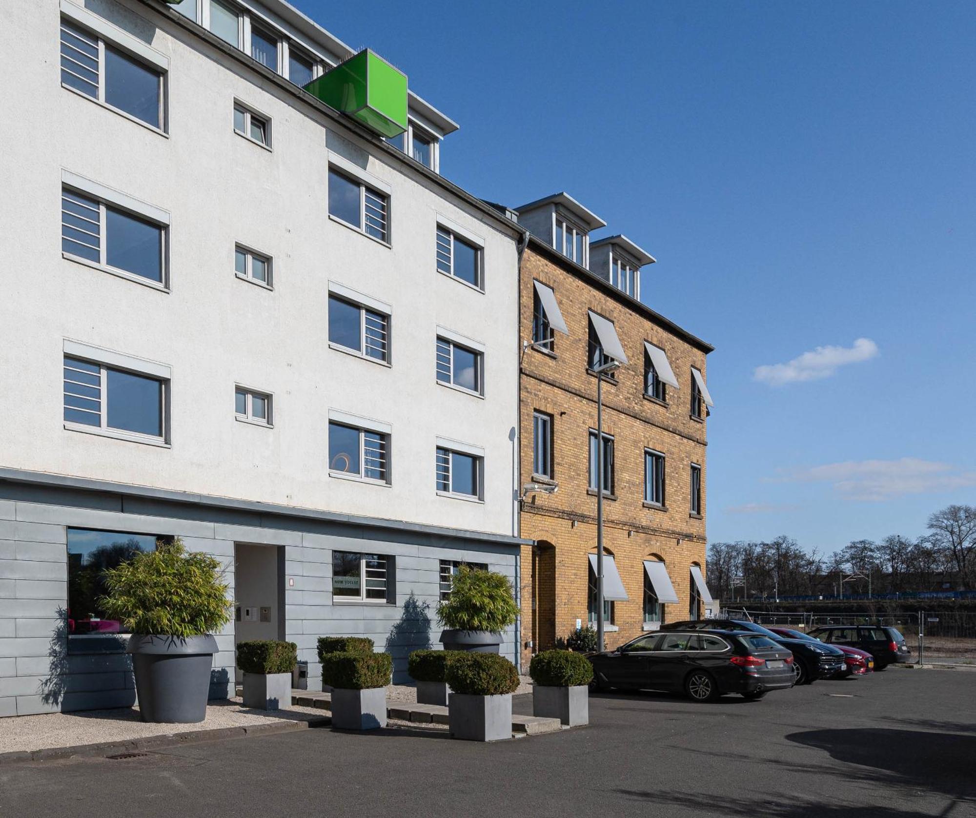 The New Yorker Hotel Koeln-Messe Exterior photo